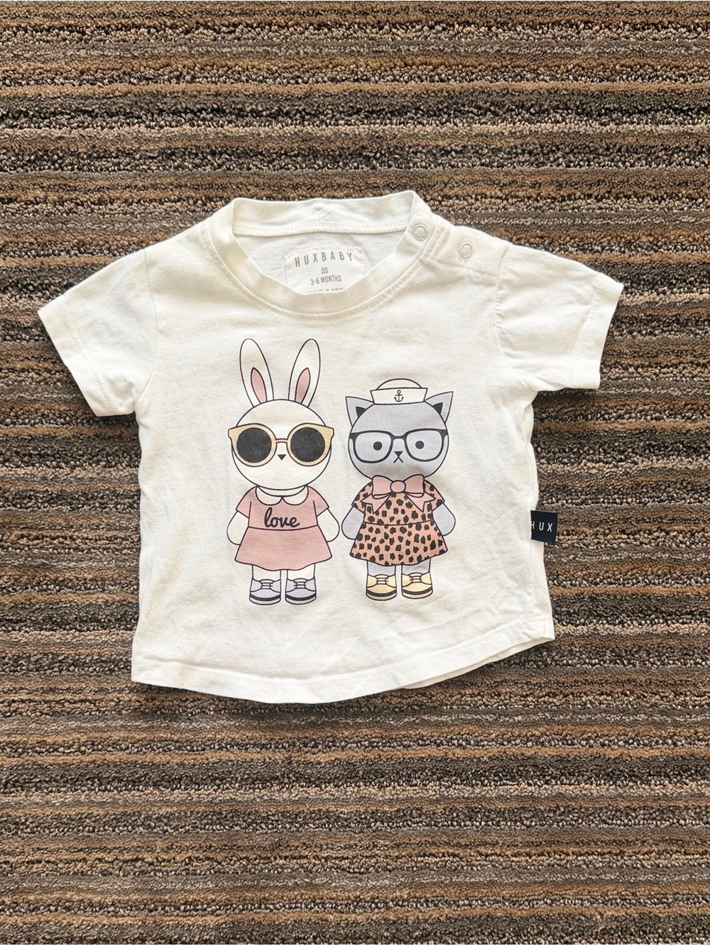 Huxbaby Baby White Short-Sleeve Tee with Bunny & Cat Graphic